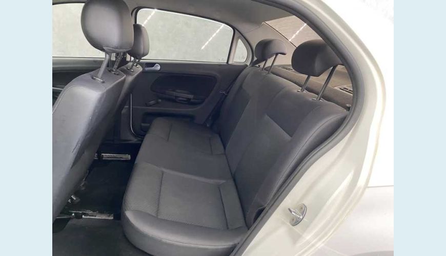VOLKSWAGEN VOYAGE 1.6 TRENDLINE FLEX - BRANCO - 2018 Foto 10 (Grande)