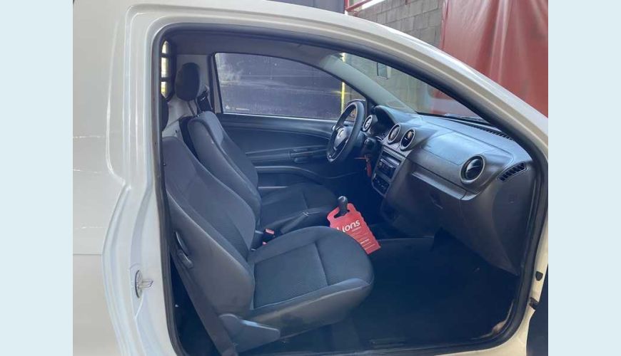 VOLKSWAGEN SAVEIRO ROBUST 1.6 MSI CS FLEX - BRANCO - 2018 Foto 10 (Grande)