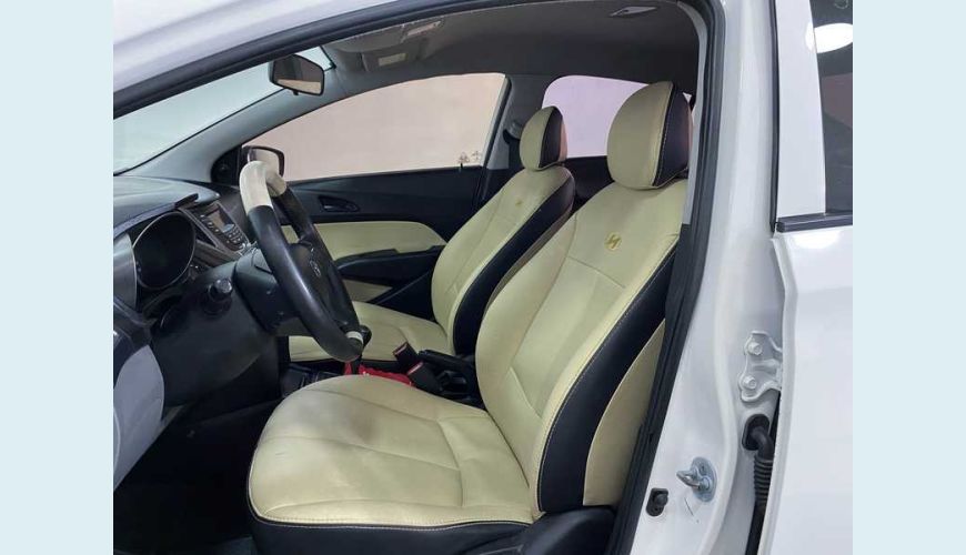 HYUNDAI HB 20S 1.0 COMFORT PLUS FLEX - BRANCO - 2015 Foto 10 (Grande)