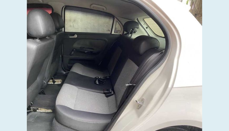 VOLKSWAGEN GOL 1.0 TEC FLEX 4P - BRANCO - 2014 Foto 10 (Grande)