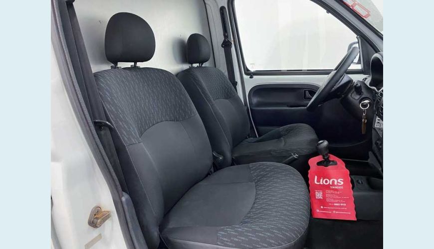 RENAULT KANGOO EXPRESS 1.6 16V COM PORTA LATERAL FLEX - BRANCO - 2018 Foto 10 (Grande)