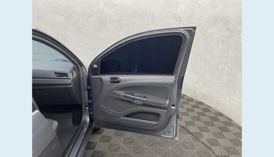 VOLKSWAGEN VOYAGE 1.6 MSI 8V FLEX - CINZA - 2021 Foto 10 (Grande)