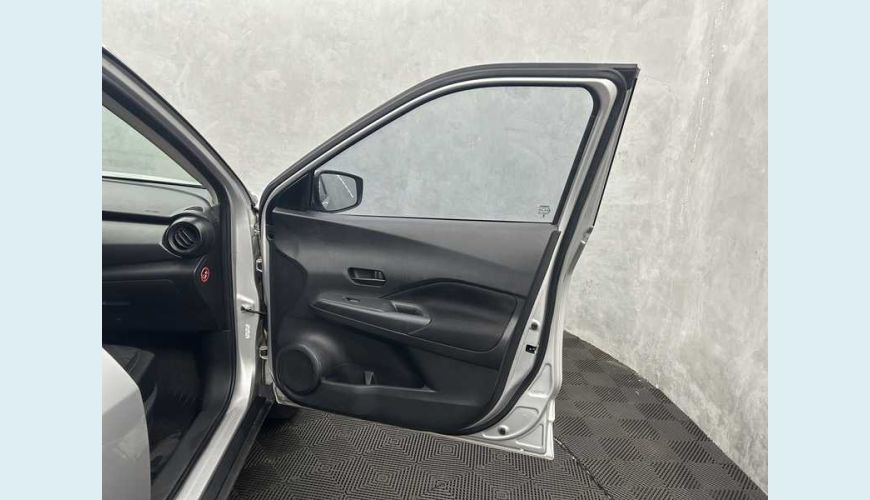 NISSAN KICKS ACTIVE 1.6 FLEX - PRATA - 2024 Foto 10 (Grande)