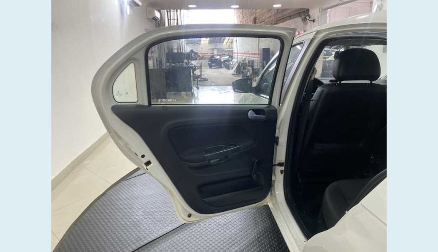 VOLKSWAGEN GOL 1.6 MSI FLEX - BRANCO - 2019 Foto 10 (Grande)