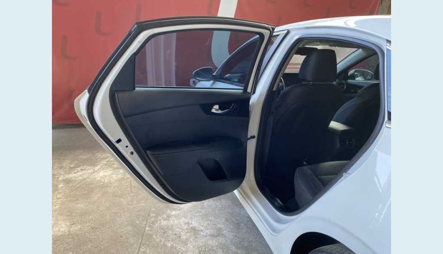 KIA CERATO 2.0 16V SX AUT. FLEX - BRANCO - 2022 Foto 10 (Grande)