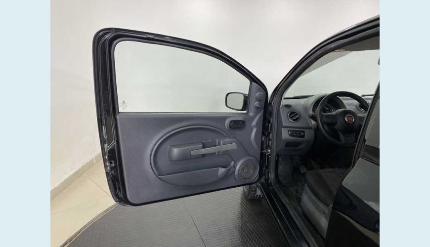 FIAT UNO VIVACE 1.0 8V FLEX 2P - PRETO - 2014 Foto 10 (Grande)