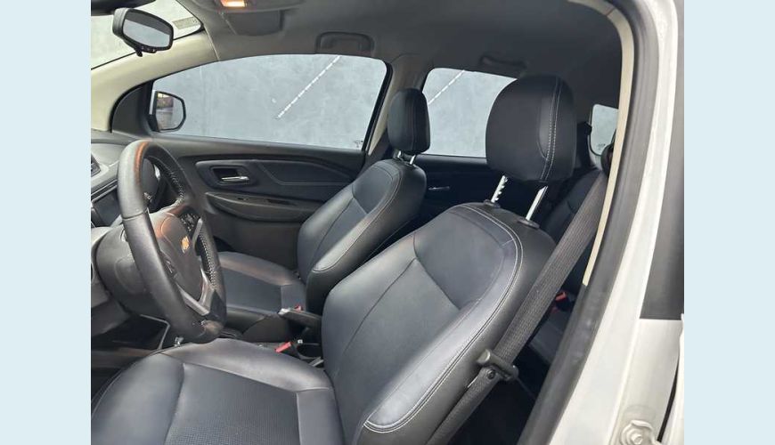 CHEVROLET SPIN PREMIER 1.8 (AUT.) - BRANCO - 2023 Foto 10 (Grande)