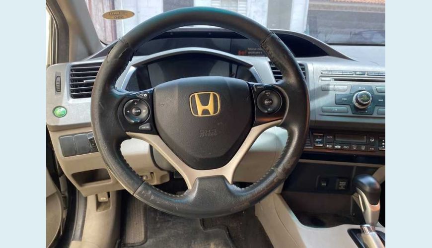 HONDA CIVIC NEW LXL 1.8 16V I-VTEC FLEX - PRETO - 2013 Foto 10 (Grande)
