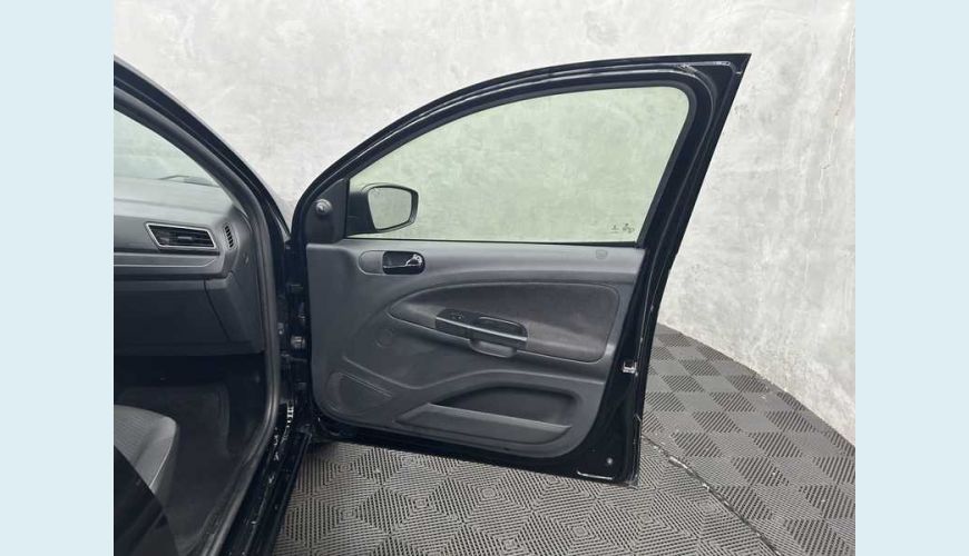 VOLKSWAGEN VOYAGE 1.6 MSI 8V FLEX - PRETO - 2021 Foto 10 (Grande)