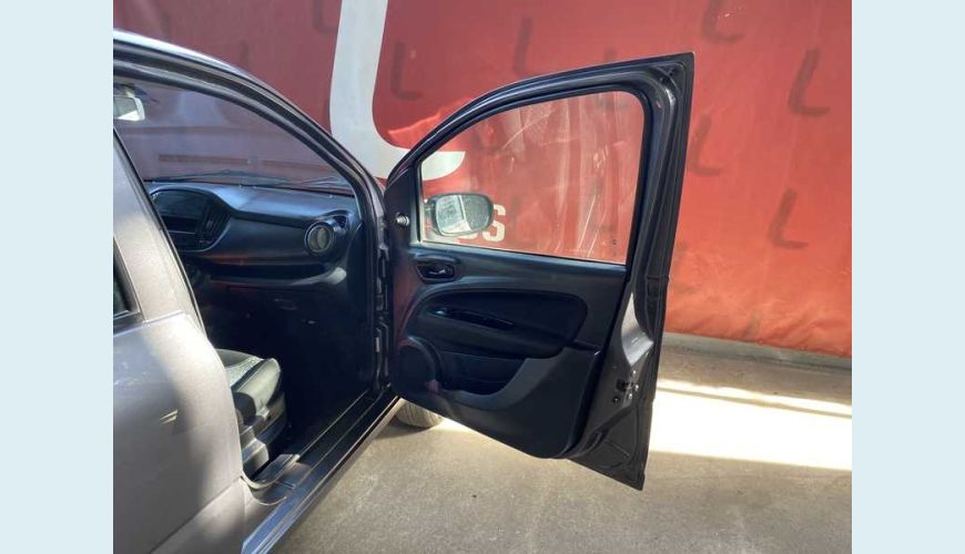 FIAT UNO ATTRACTIVE 1.0 - CINZA - 2021 Foto 10 (Grande)