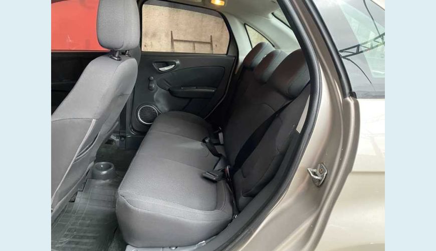 FIAT GRAND SIENA EVO ATTRACTIVE 1.4 8V FLEX - BEGE - 2013 Foto 10 (Grande)