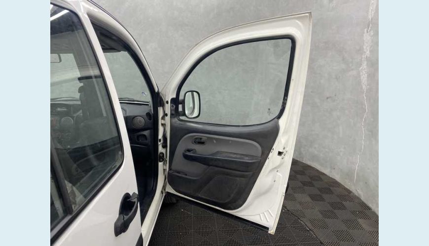FIAT DOBLO ESSENCE 1.8 16V FLEX - BRANCO - 2020 Foto 10 (Grande)