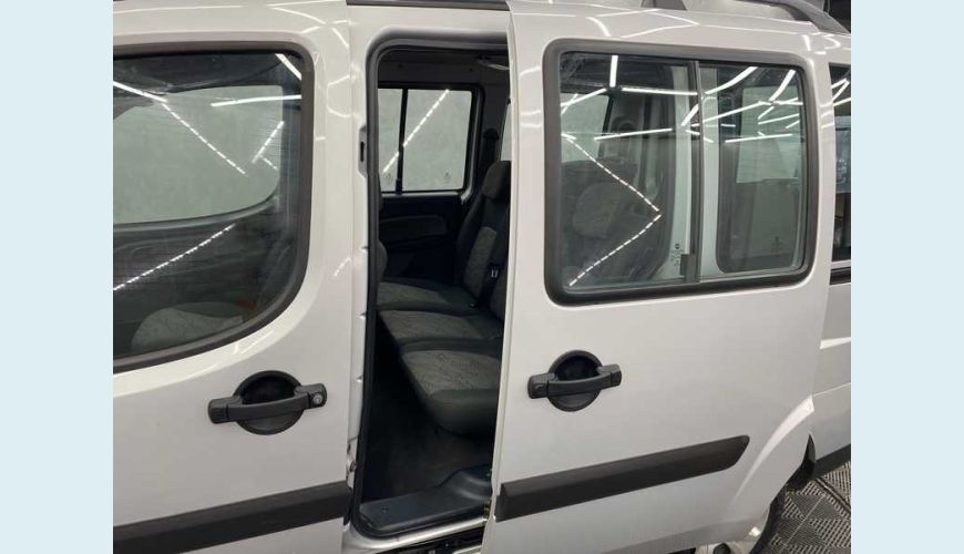 FIAT DOBLO ESSENCE 1.8 16V FLEX - PRATA - 2020 Foto 10 (Grande)