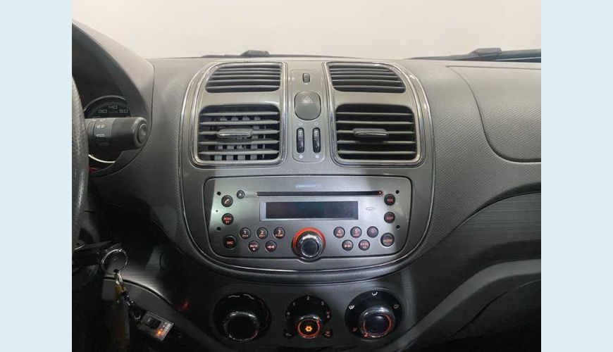 FIAT GRAND SIENA ESSENCE 1.6 16V FLEX - BRANCO - 2015 Foto 10 (Grande)
