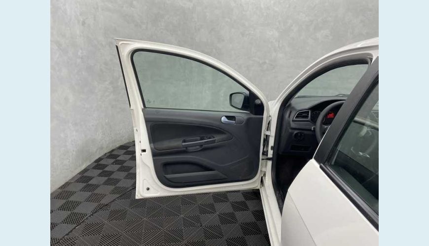 VOLKSWAGEN GOL 1.0 12V FLEX - BRANCO - 2019 Foto 10 (Grande)