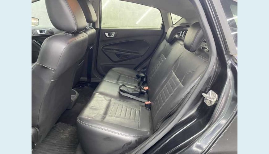 FORD NEW FIESTA HATCH NEW FIESTA TITANIUM 1.6 16V POWERSHIFT - PRATA - 2015 Foto 10 (Grande)