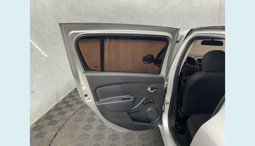 RENAULT SANDERO EXPRESSION 1.0 16V FLEX - PRATA - 2017 Foto 10 (Grande)