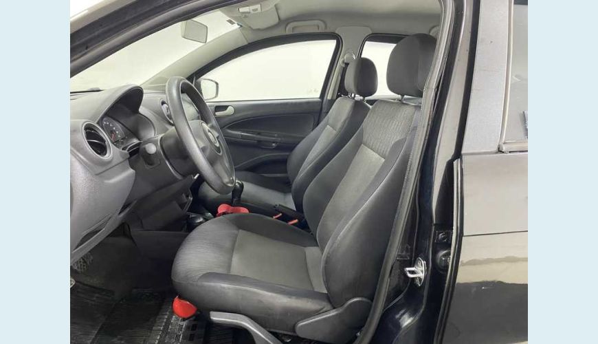 VOLKSWAGEN GOL 1.0 TEC FLEX 2P - PRETO - 2014 Foto 10 (Grande)
