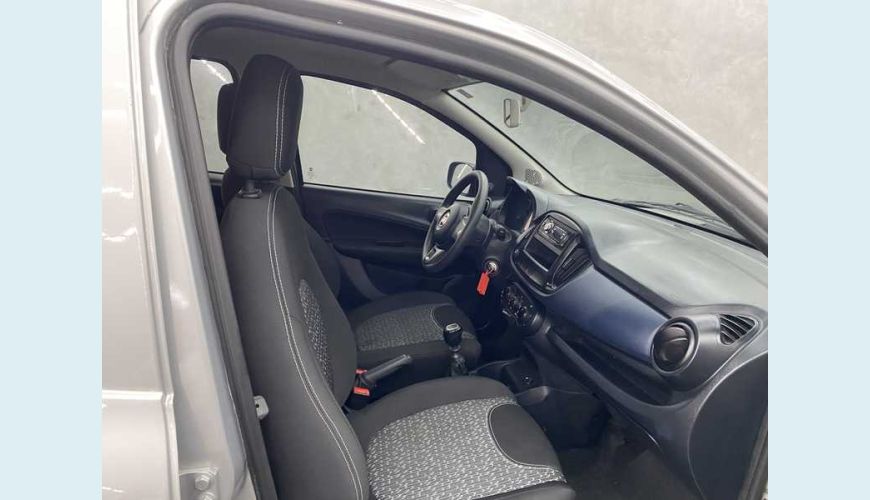 FIAT UNO ATTRACTIVE 1.0 - PRATA - 2021 Foto 10 (Grande)