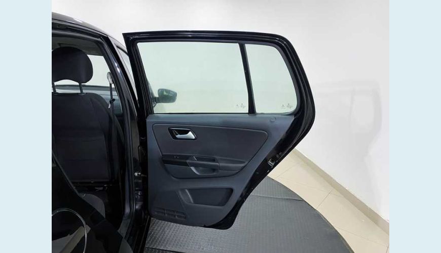 VOLKSWAGEN FOX 1.0 MPI TRENDLINE FLEX - PRETO - 2017 Foto 10 (Grande)