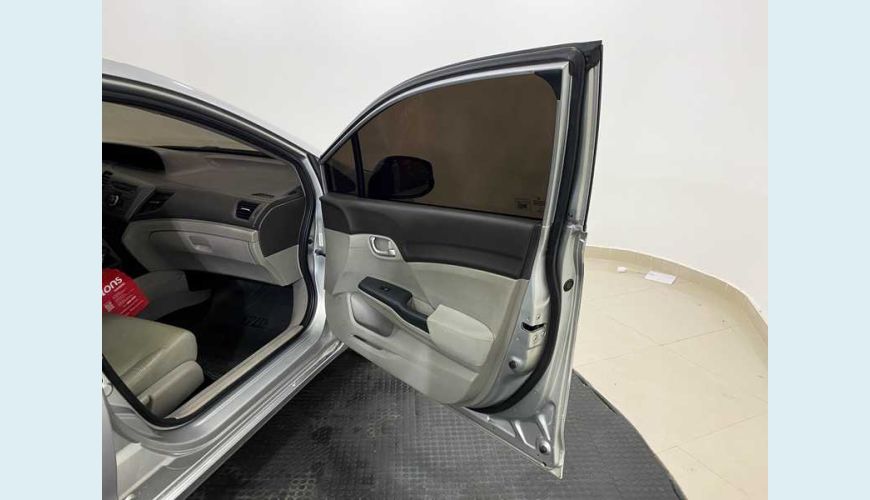 HONDA CIVIC NEW LXL SE 1.8 I-VTEC FLEX - PRATA - 2012 Foto 10 (Grande)