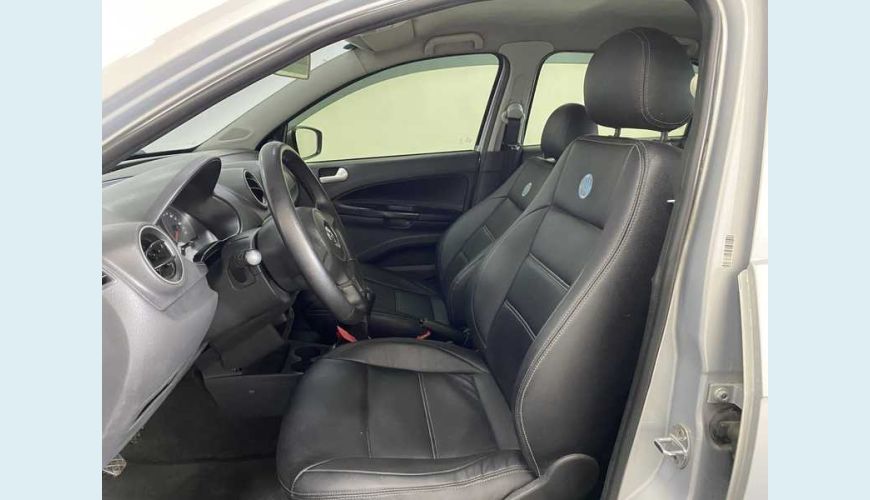 VOLKSWAGEN VOYAGE 1.6 VHT CITY FLEX - PRATA - 2014 Foto 10 (Grande)