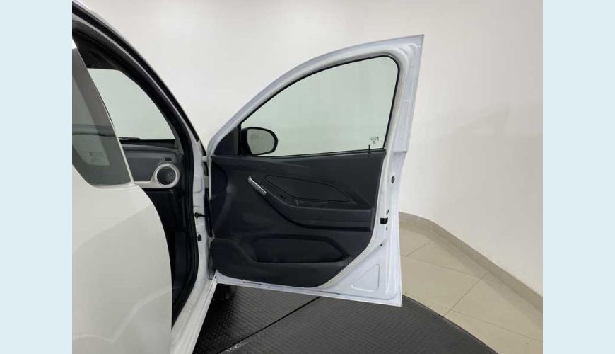 CHEVROLET MONTANA LS 1.4 FLEX - BRANCO - 2018 Foto 10 (Grande)