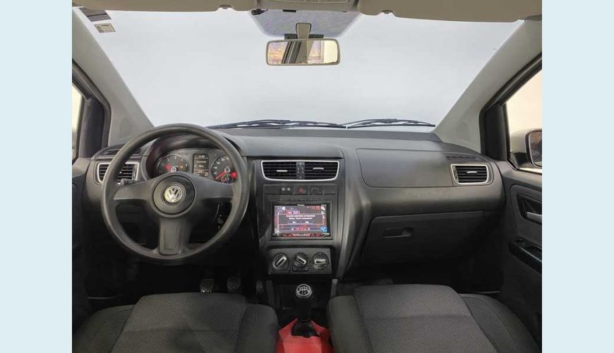 VOLKSWAGEN FOX 1.0 8V FLEX 4P - PRATA - 2011 Foto 10 (Grande)