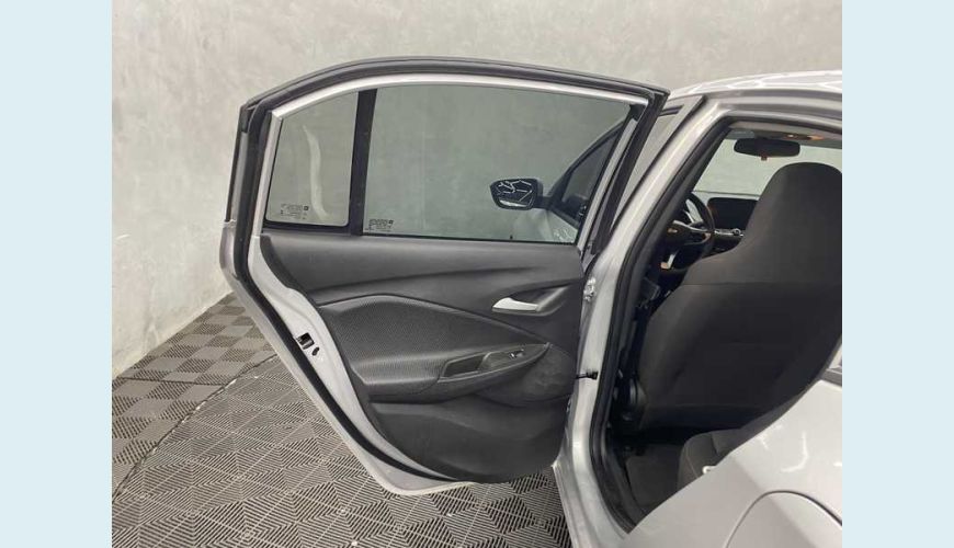CHEVROLET ONIX LT 1.0 TURBO - PRATA - 2023 Foto 10 (Grande)