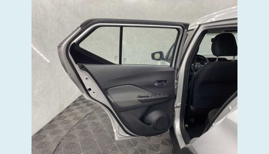NISSAN KICKS 1.6 SV CVT FLEX - PRATA - 2018 Foto 10 (Grande)