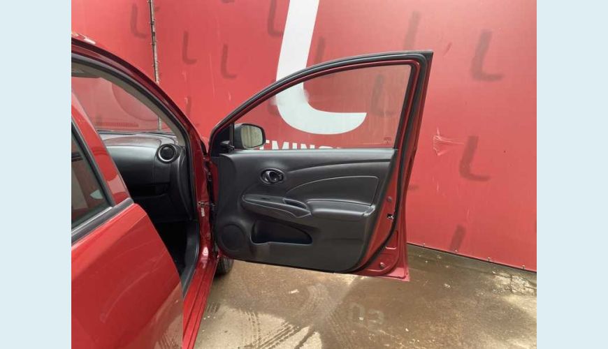 NISSAN VERSA V-DRIVE 1.6 SPECIAL EDITION FLEX AUT. - VERMELHO - 2021 Foto 10 (Grande)