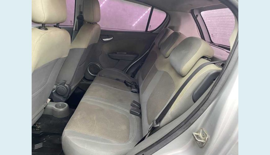 FIAT PALIO ESSENCE 1.6 16V FLEX - PRATA - 2016 Foto 10 (Grande)