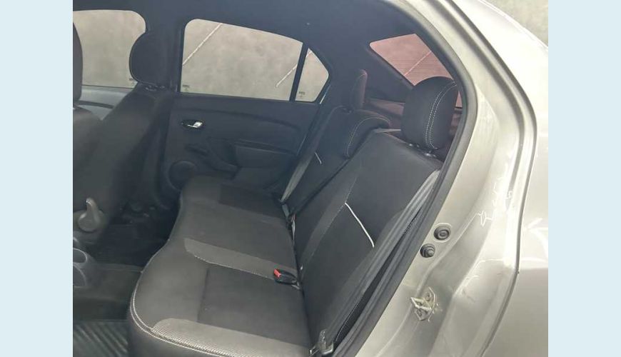 RENAULT LOGAN ZEN 1.0 12V SCE FLEX - PRATA - 2021 Foto 10 (Grande)