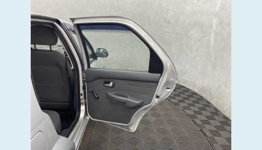 FIAT SIENA EL 1.0 8V FLEX - PRATA - 2014 Foto 10 (Grande)