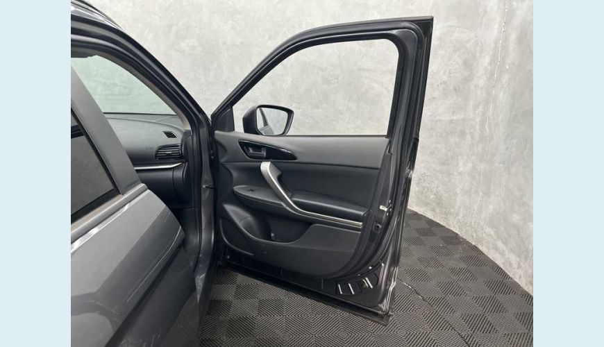 MITSUBISHI ECLIPSE CROSS GLS 1.5 TURBO AUT. - CINZA - 2023 Foto 10 (Grande)