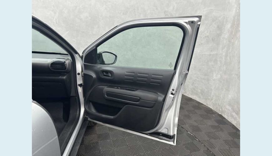 CITROËN C4 CACTUS 1.6 FEEL AUT. FLEX - PRATA - 2022 Foto 10 (Grande)