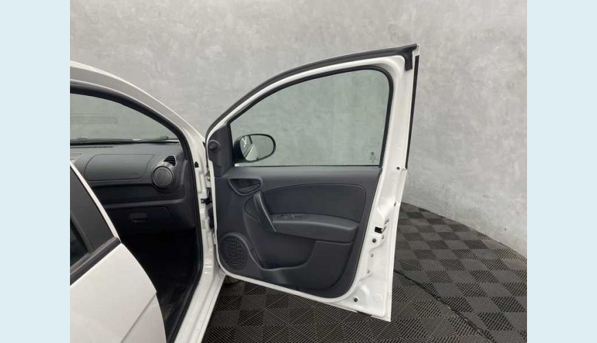 FIAT GRAND SIENA 1.0 FLEX - BRANCO - 2021 Foto 10 (Grande)