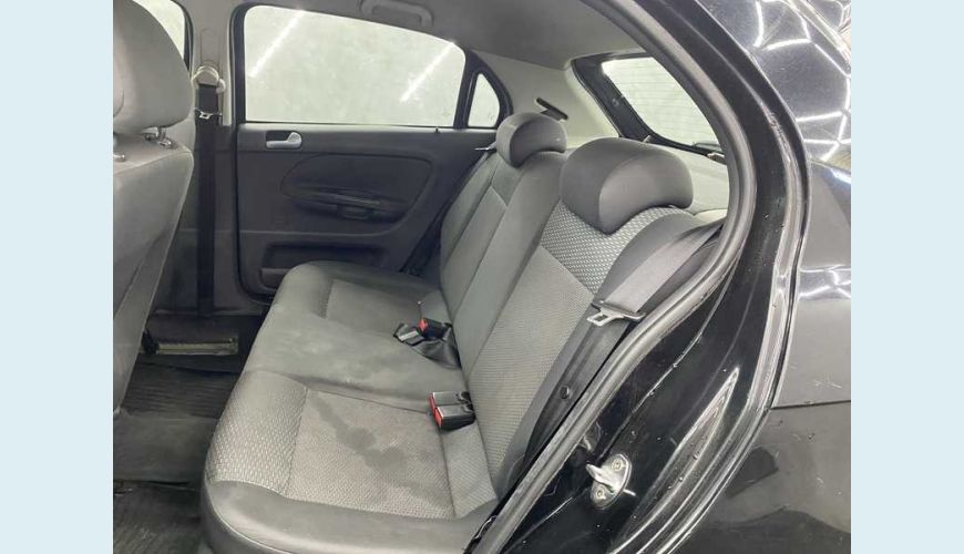 VOLKSWAGEN GOL NOVO 1.0 TEC FLEX 4P - PRETO - 2013 Foto 10 (Grande)