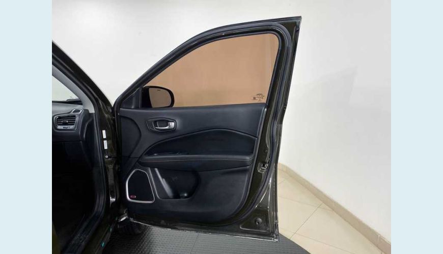 JEEP COMPASS 2.0 LONGITUDE 4X2 AUT. FLEX - PRETO - 2018 Foto 10 (Grande)