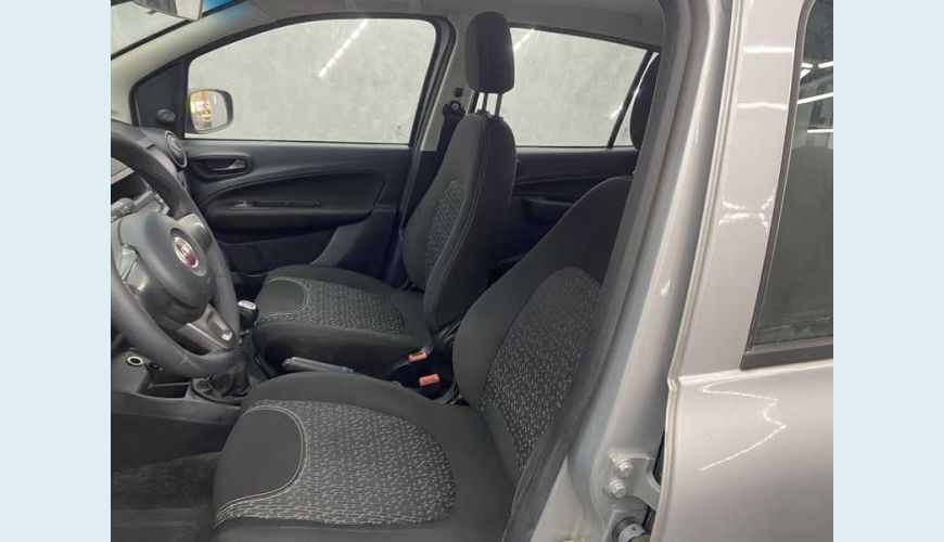 FIAT UNO ATTRACTIVE 1.0 - PRATA - 2021 Foto 10 (Grande)