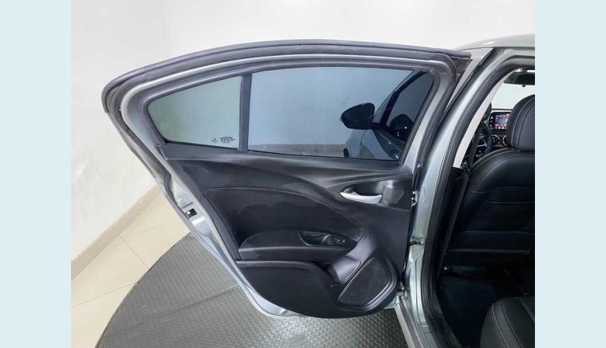 FIAT CRONOS 1.8 PRECISION E.TORQ AT6 FLEX - CINZA - 2019 Foto 10 (Grande)