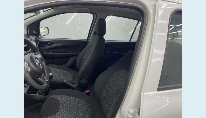 FIAT UNO ATTRACTIVE 1.0 - BRANCO - 2021 Foto 10 (Grande)