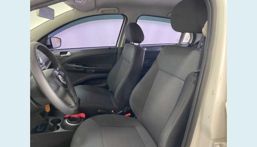 VOLKSWAGEN GOL 1.0 MI TOTAL FLEX 8V 4P - BRANCO - 2013 Foto 10 (Grande)