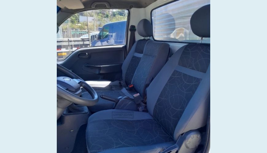 KIA BONGO 2.5 K-2500 4X2 CS TURBO DIESEL 2P MANUAL - BRANCO - 2013 Foto 10 (Grande)