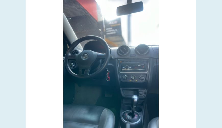 VOLKSWAGEN VOYAGE - PRETO - 2013 Foto 10 (Grande)