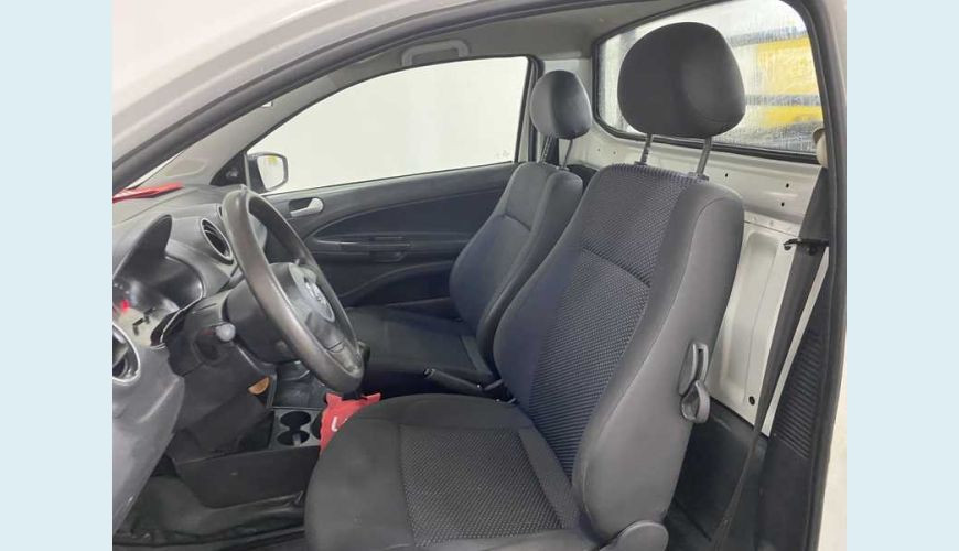 VOLKSWAGEN SAVEIRO 1.6 STARTLINE CS FLEX - BRANCO - 2016 Foto 10 (Grande)