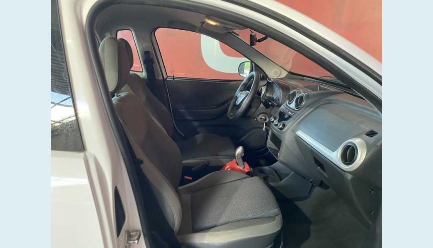 CHEVROLET MONTANA LS 1.4 FLEX - BRANCO - 2019 Foto 10 (Grande)