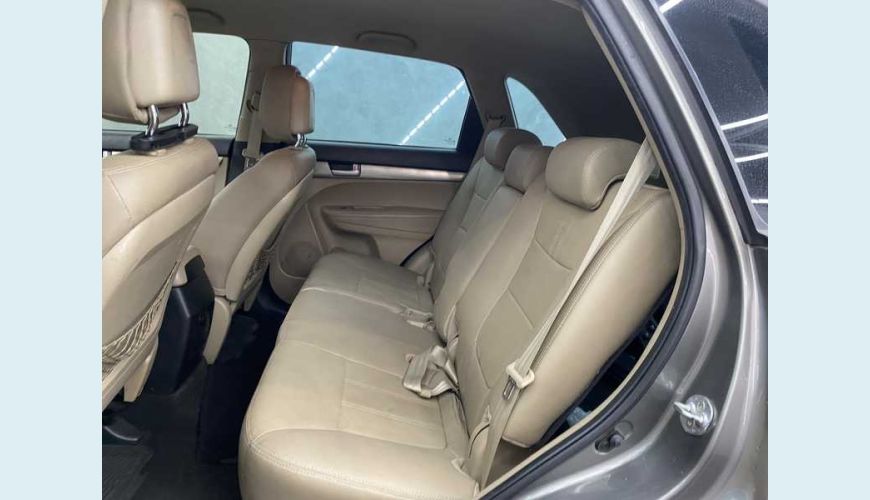 KIA SORENTO 2.4 16V 4X2 AUT. - CINZA - 2012 Foto 10 (Grande)