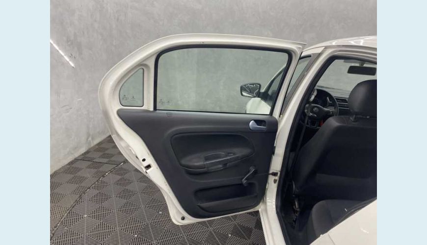 VOLKSWAGEN GOL 1.6 MSI FLEX - BRANCO - 2019 Foto 10 (Grande)
