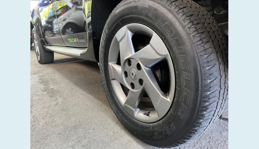 RENAULT DUSTER 20 D 4X2A - PRETO - 2013 Foto 10 (Grande)